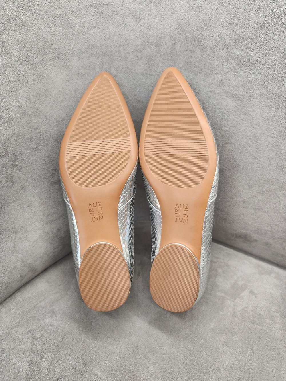 Naturalizer Flats 9.5 Wide Silver Snake Leather Havana Pointy Toe V-cut New $120 - Picture 14 of 14